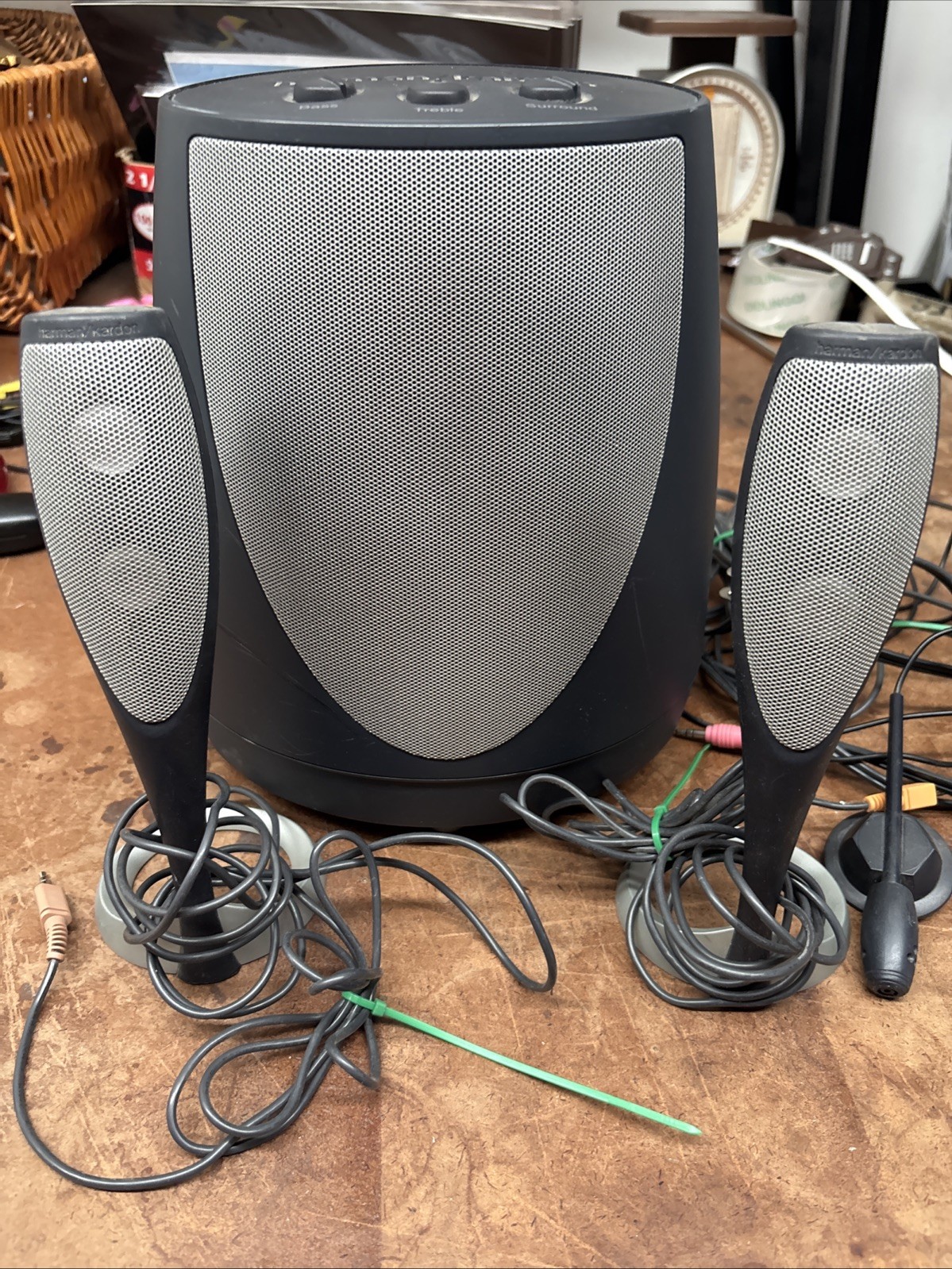 Harmon Kardon Model HK695-01 Powered Multimedia Subwoofer/Speaker Set Computer