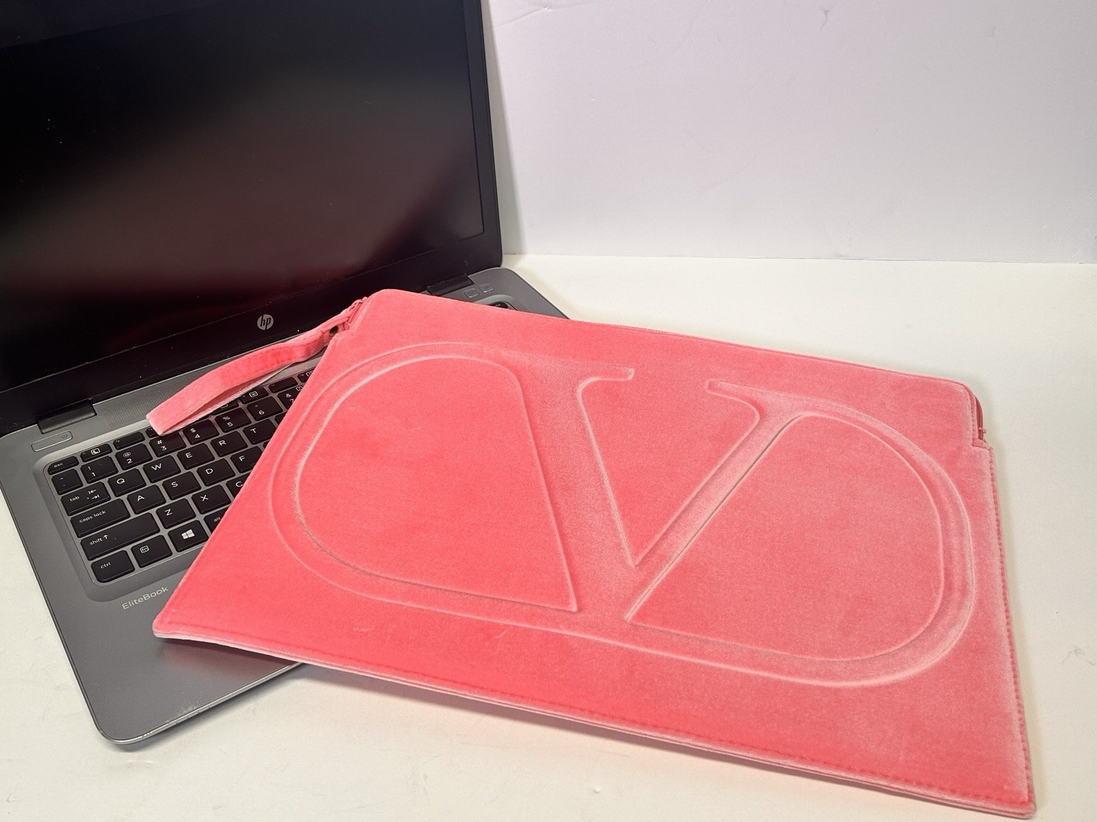 Valentino Perfumes PINK Velvet Laptop Case 15"x10.5"  BRAND-NEW