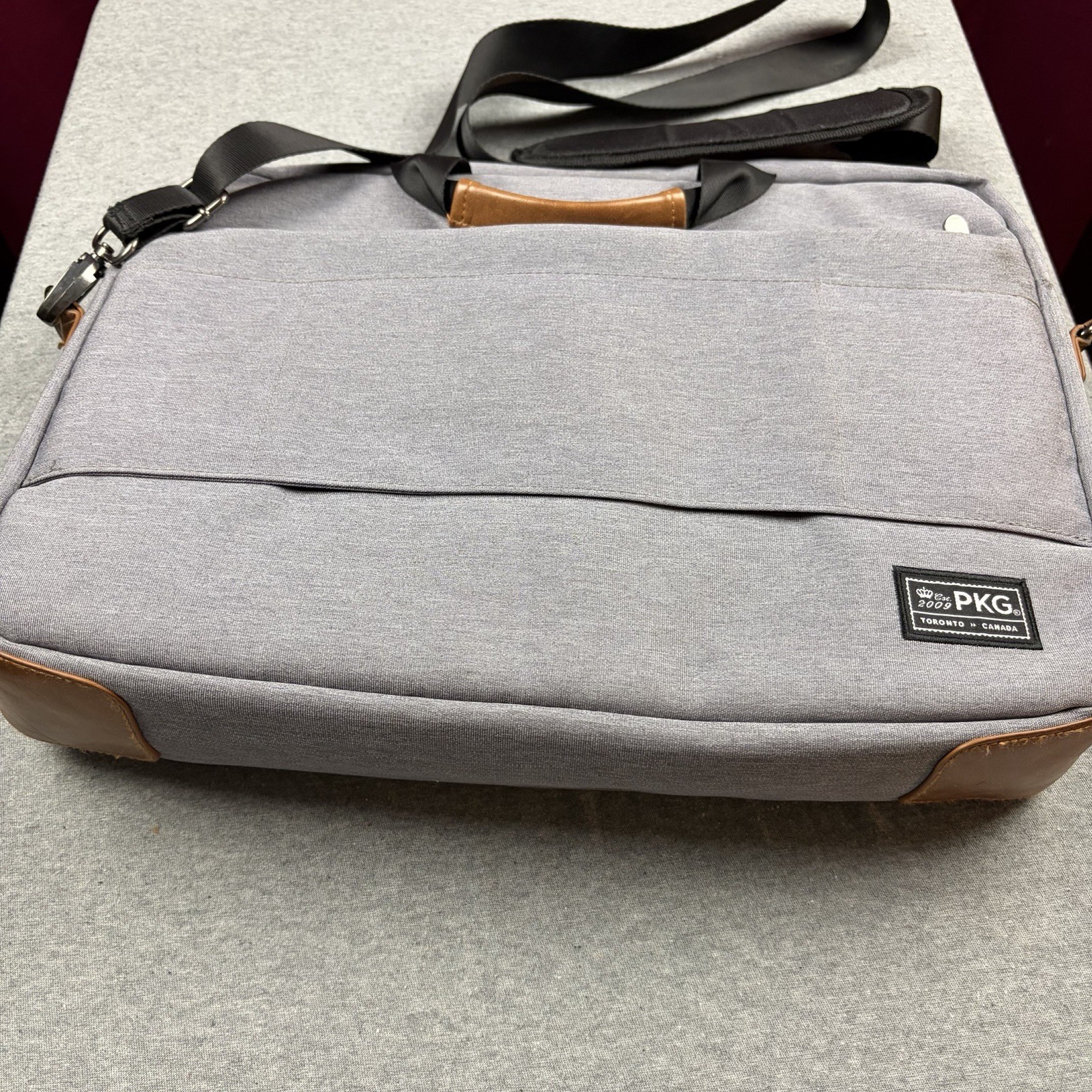 PKG Toronto Laptop Messenger Bag Gray 15 Inch Shoulder Briefcase Carry Case