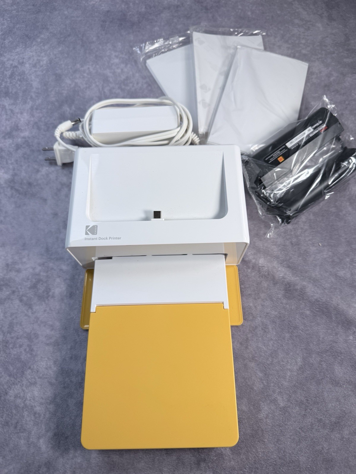 KODAK Instant Photo Printer Dock PD460 White Yellow Smartphone 4x6 no cord WORKS