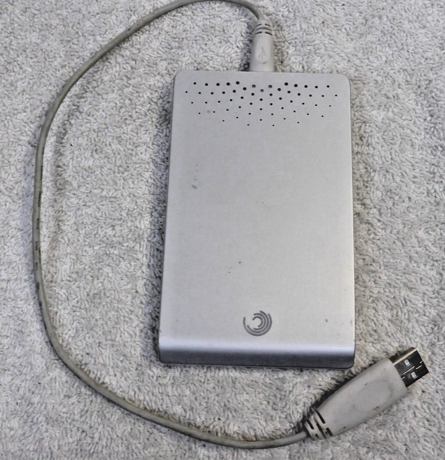 Seagate Free Agent Go 250GB External Hard Drive 9ZA2A4-500 with USB Cable