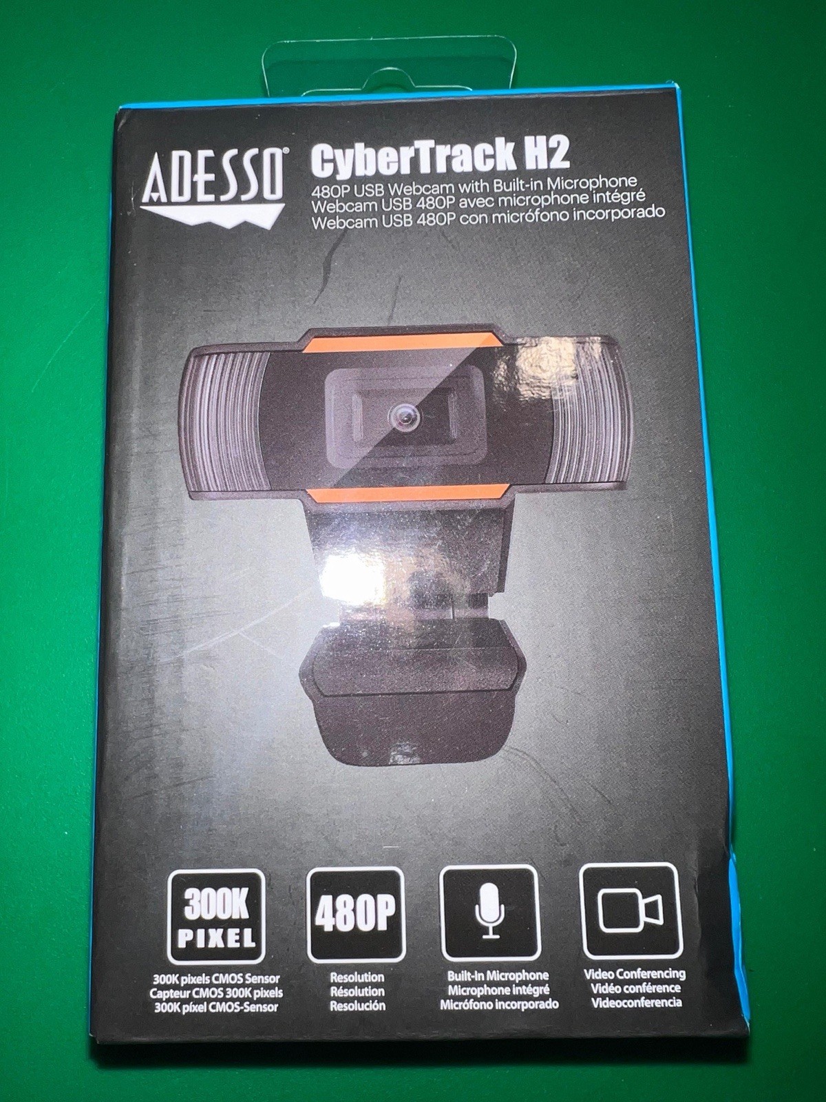 Adesso CyberTrack H2 480p HD Webcam, built in microphone, USB Webcam-UK