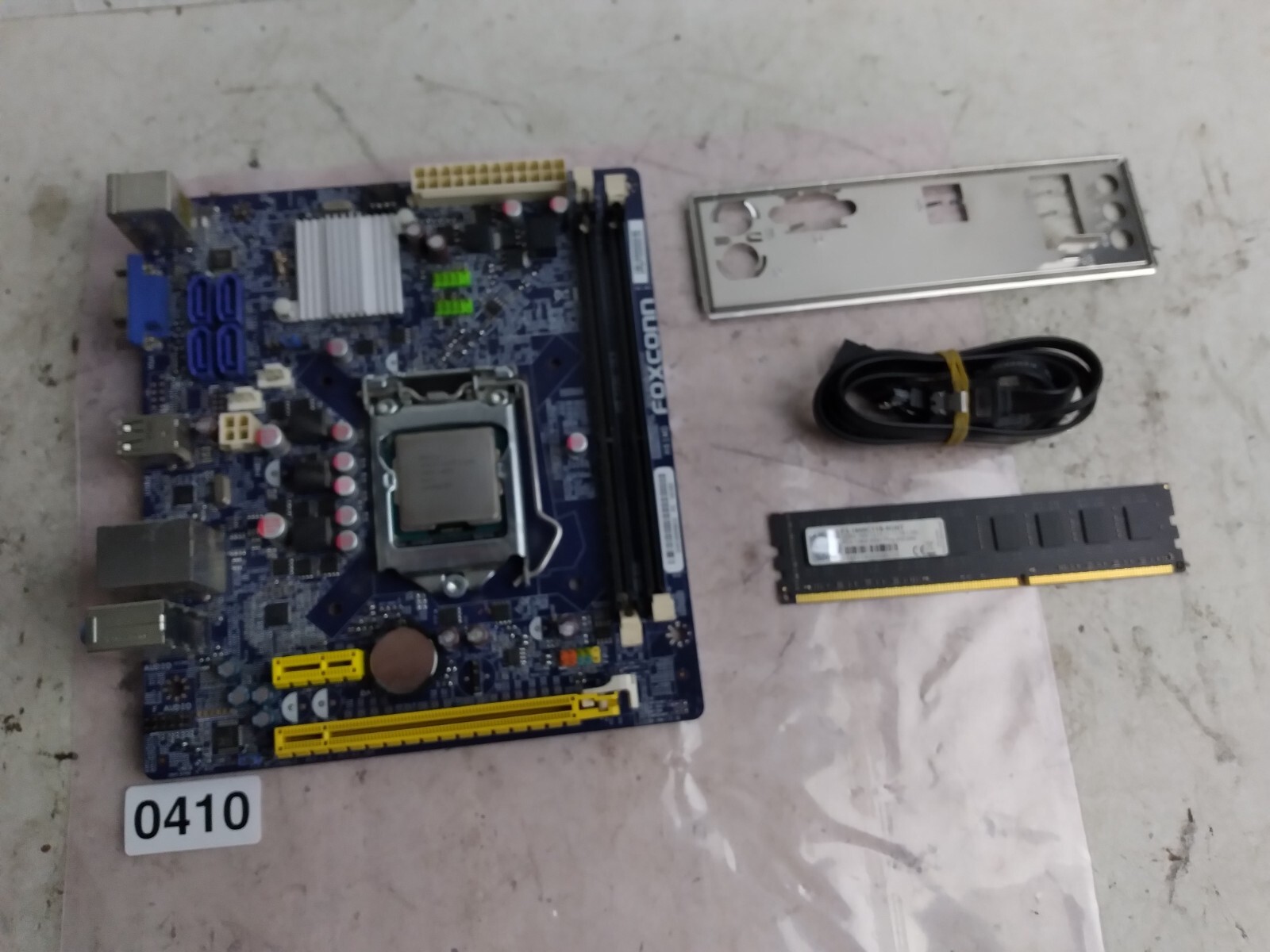 Foxconn H61MD Motherboard w/i3-3240, 8GB RAM, 2x SATA Cables & IO Sheild