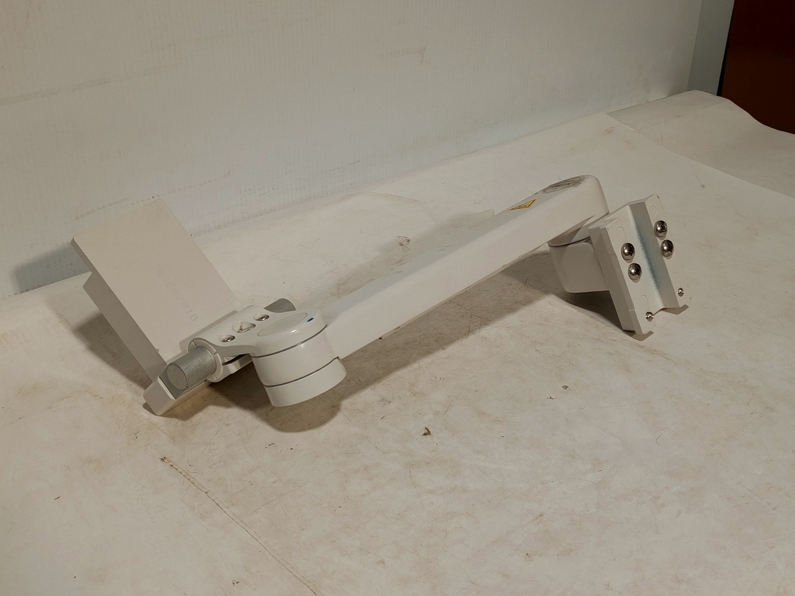 GCX M Series WMM-0001-01B Articulating Arm Medical Monitor Wall Mount 60 lb