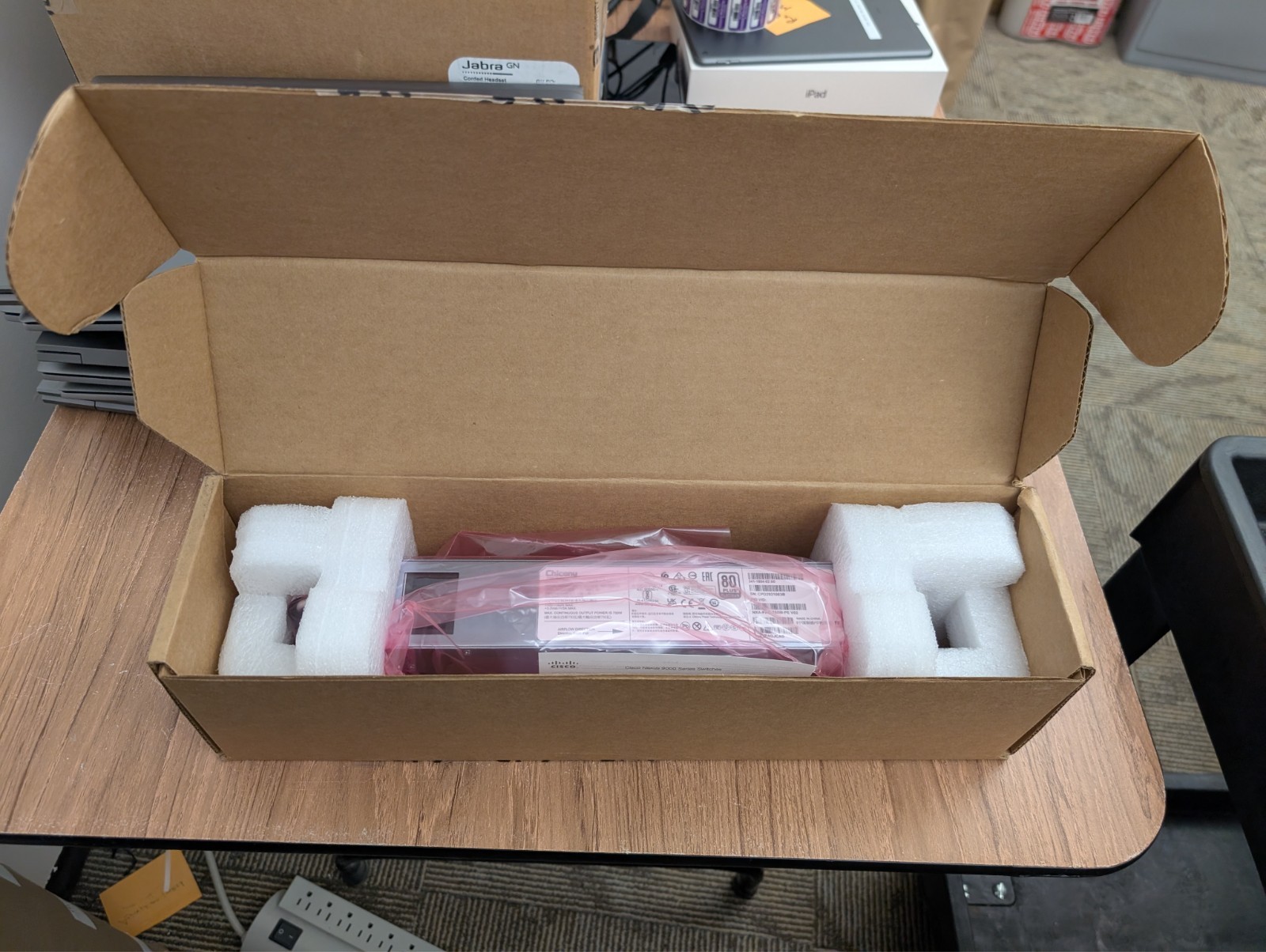 nxa-pac-750w-pe v02 NEW OPEN BOX for Cisco Nexus 9300 Series power supply