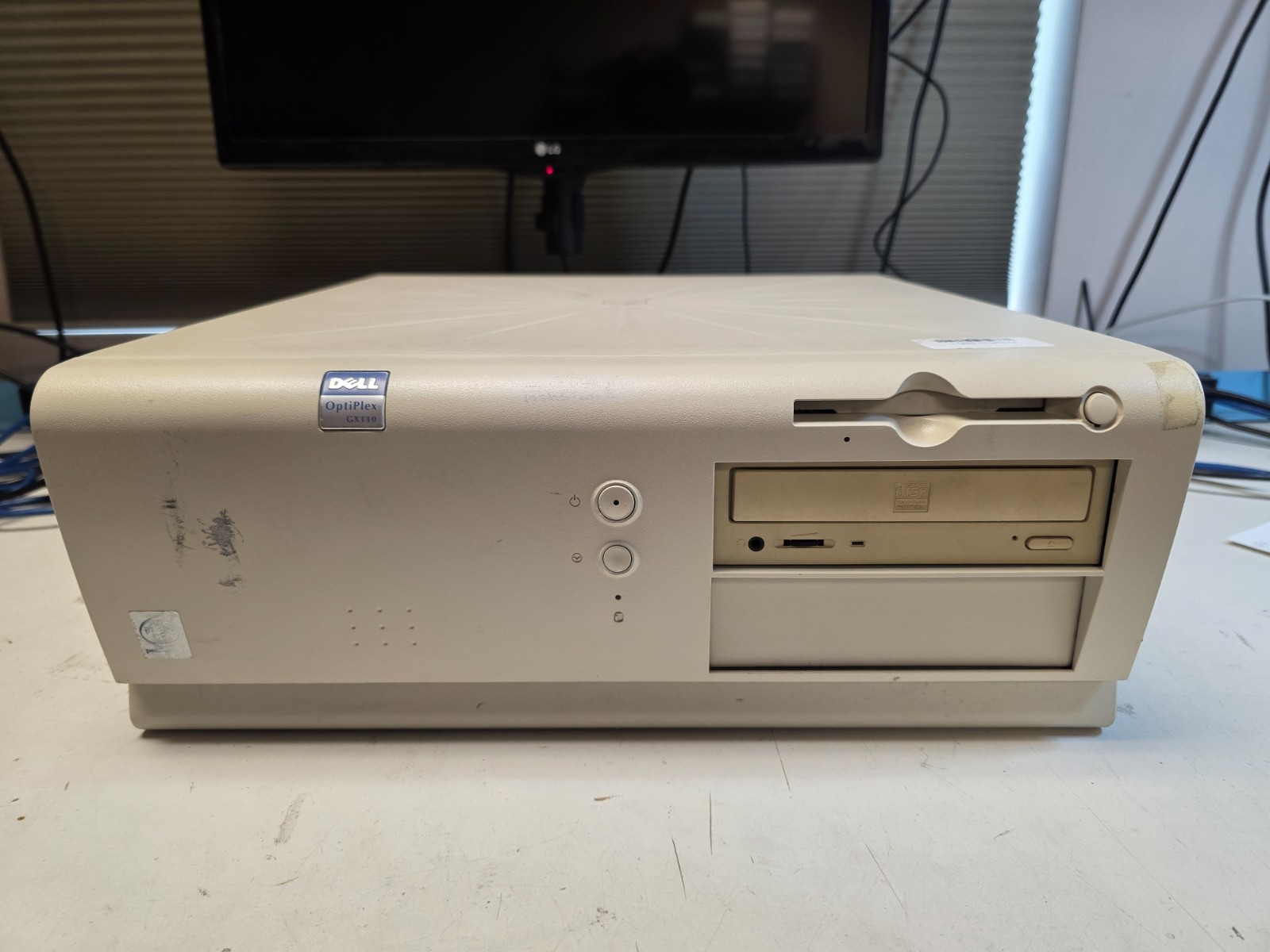 Dell OptiPlex GX110 Pentium III 600 128MB RAM 6.4GB HDD CDRW 3COM NIC SB64V