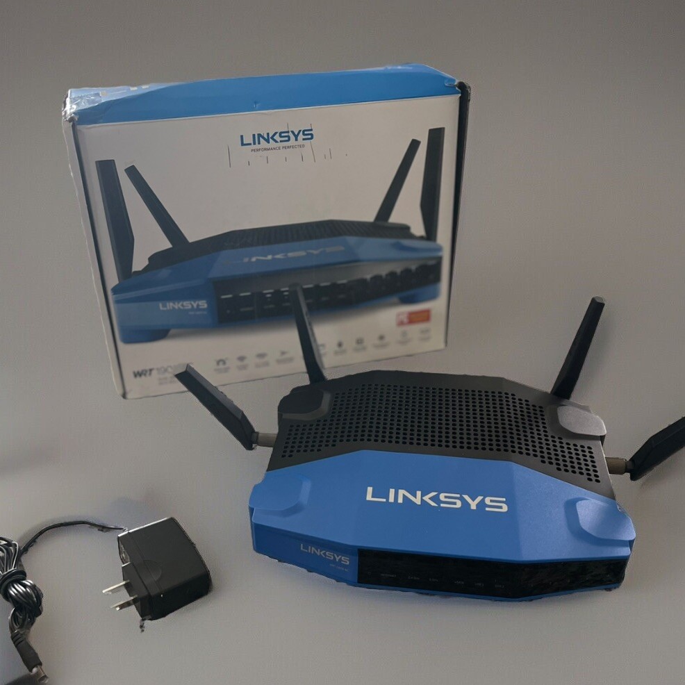 Linksys WRT1900AC 1300 Mbps 4 Port Dual-Band Wi-Fi Router