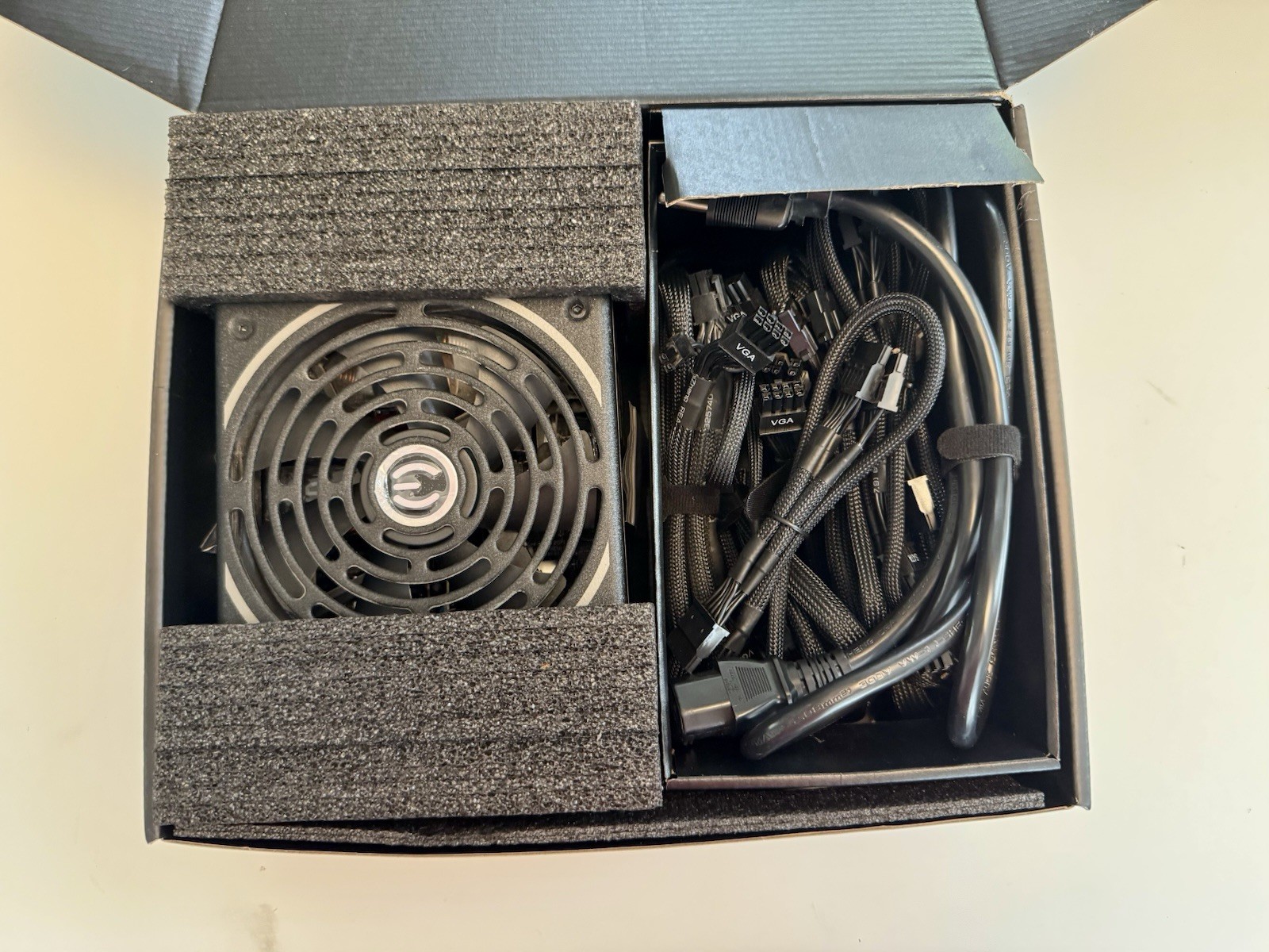 EVGA SuperNOVA 1200 P2 1200W 80+ Platinum Modular Power Supply PSU Box Cables