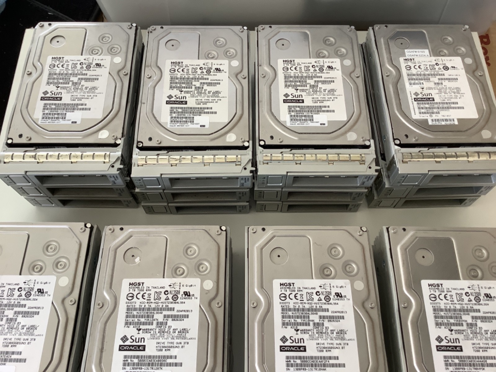4x Sun Oracle 3TB 7.2K SAS 3.5" HUS723030ALS640 7010036 7021037 Hard Drive+Caddy