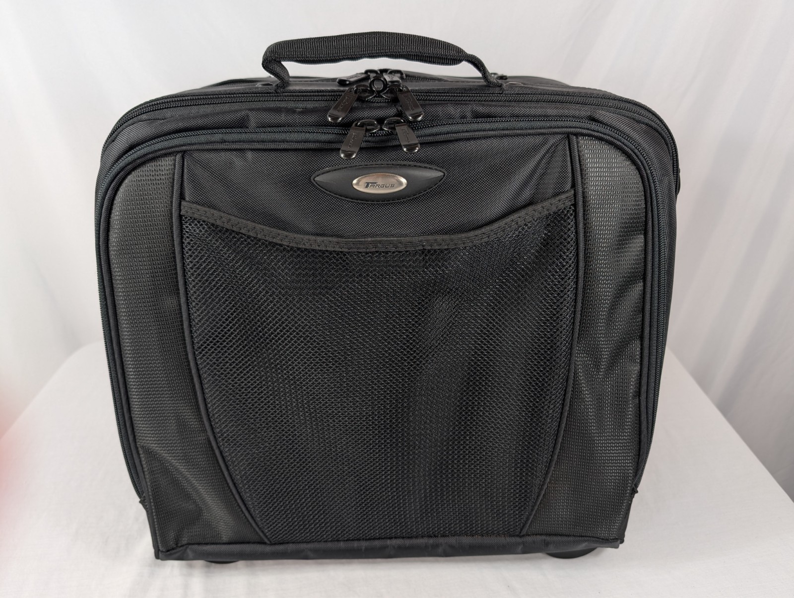 Targus TPJ700 Media Mate Projector Notebook Rolling Case Combo Open Box Black
