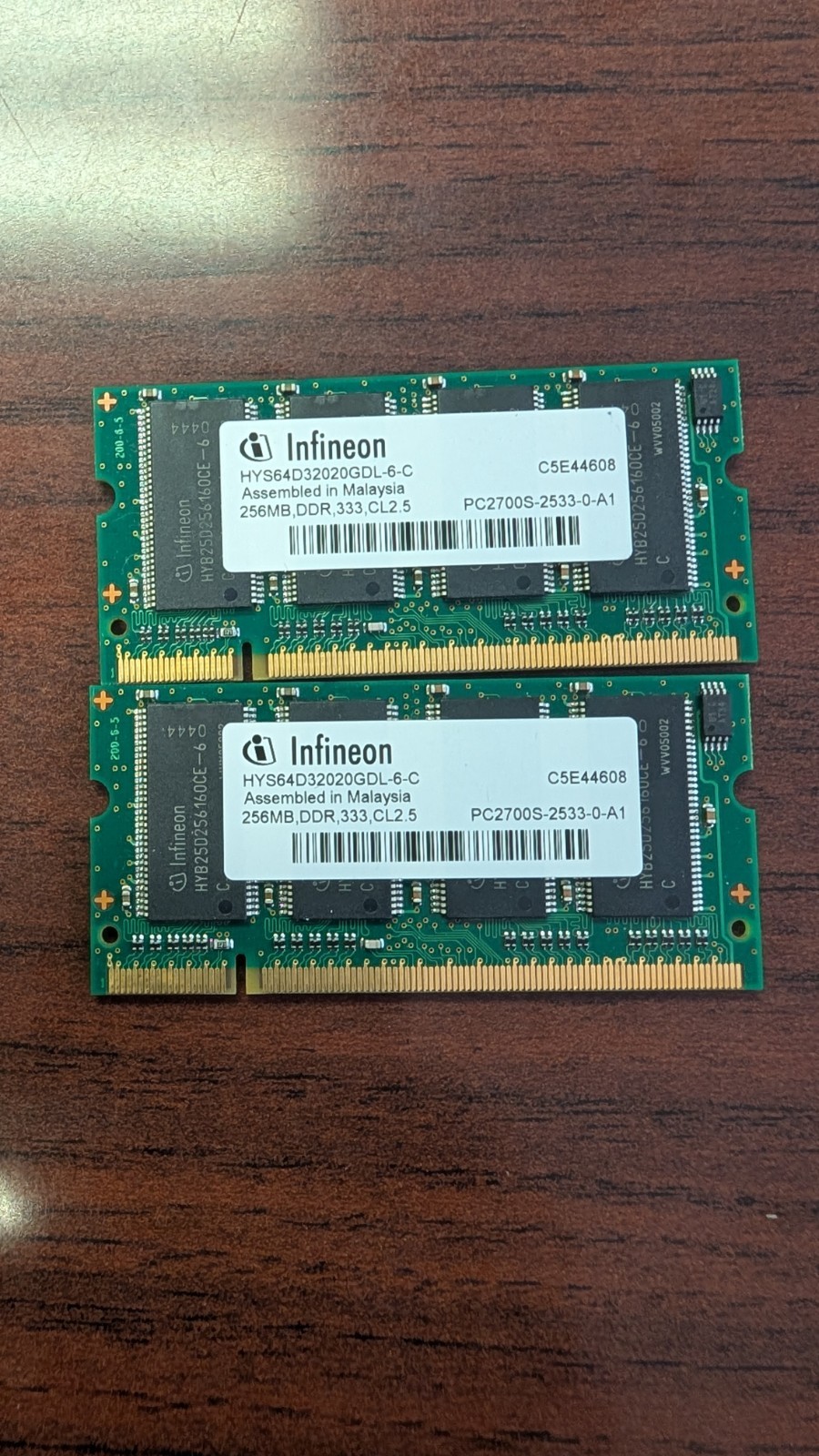 Infineon PC-2700 2x 256 MB DIMM 333 MHz DDR SDRAM Memory (HYS64D32020GDL-6-C)