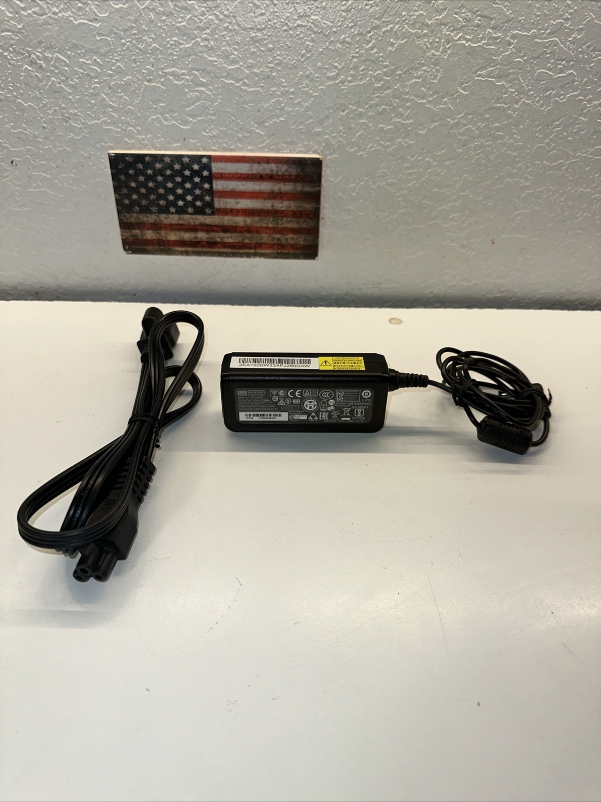APD Asian Power Devices AC Adapter Model:DA-40A19 19V 2.1A