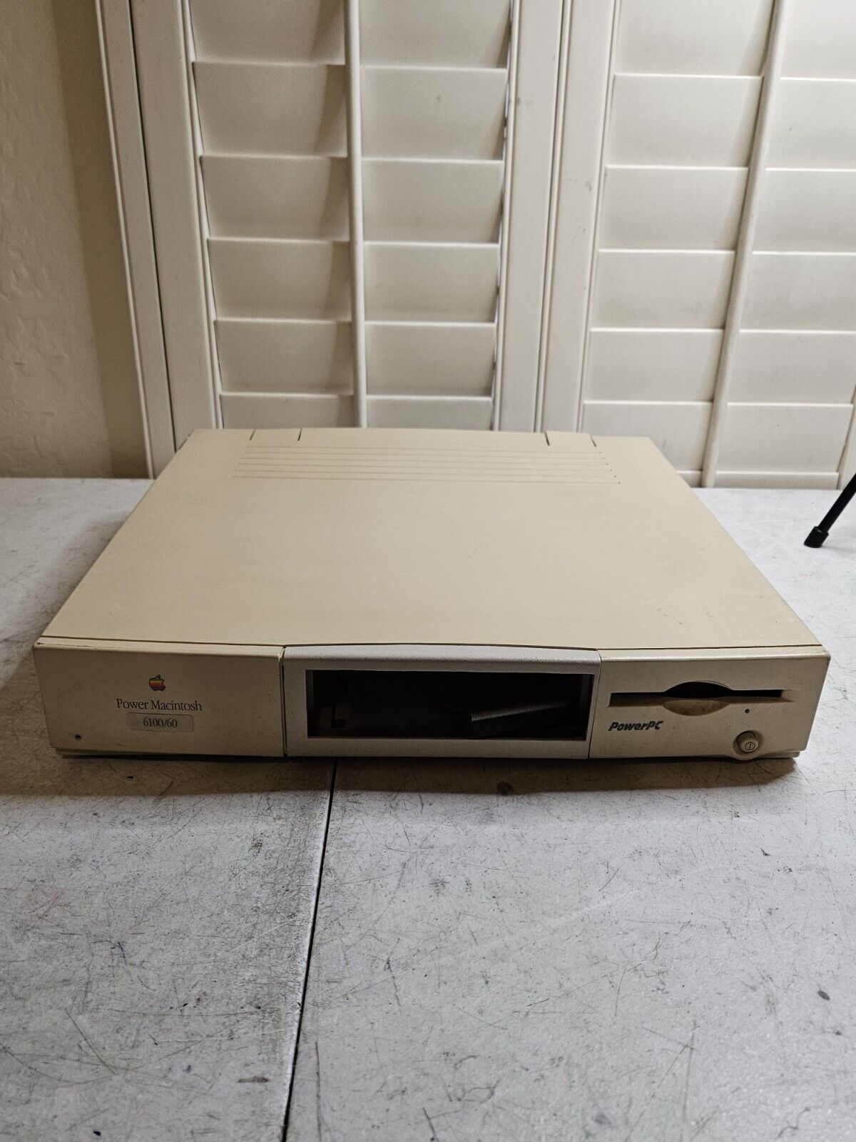 Power Macintosh 6100/60 Apple Computer - UNTESTED FOR PARTS