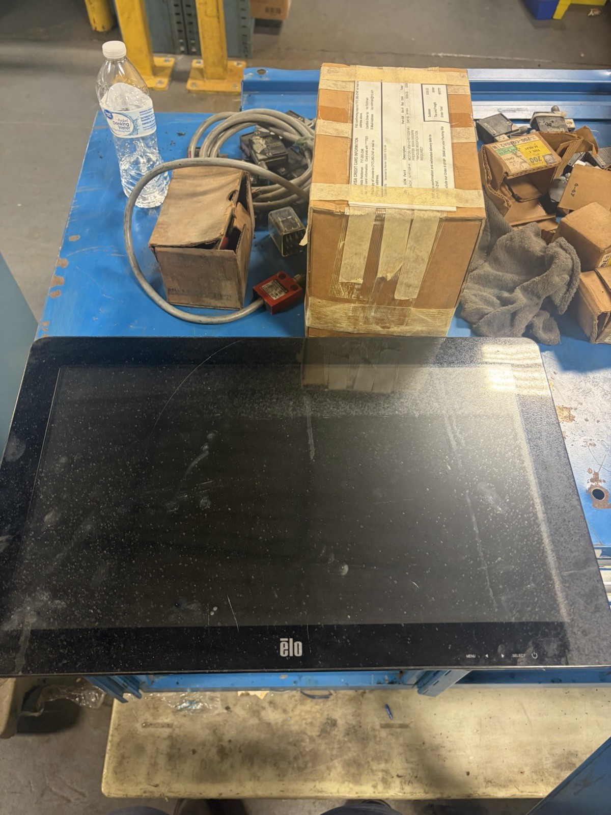 Elo ET2201L 22" Touchscreen Monitor ET2201L-2UWA-0-MT-GY-G USED