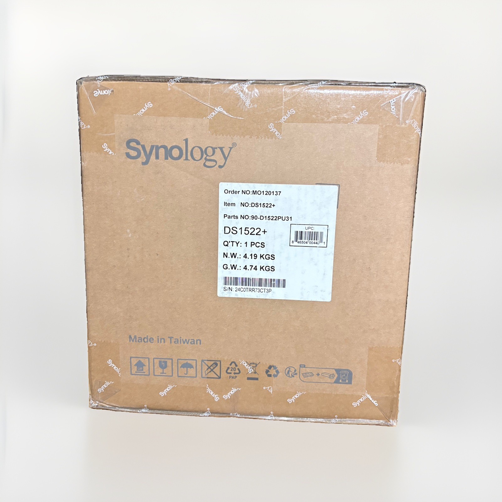 Synology DiskStation DS1522+ new still in box, **diskless**