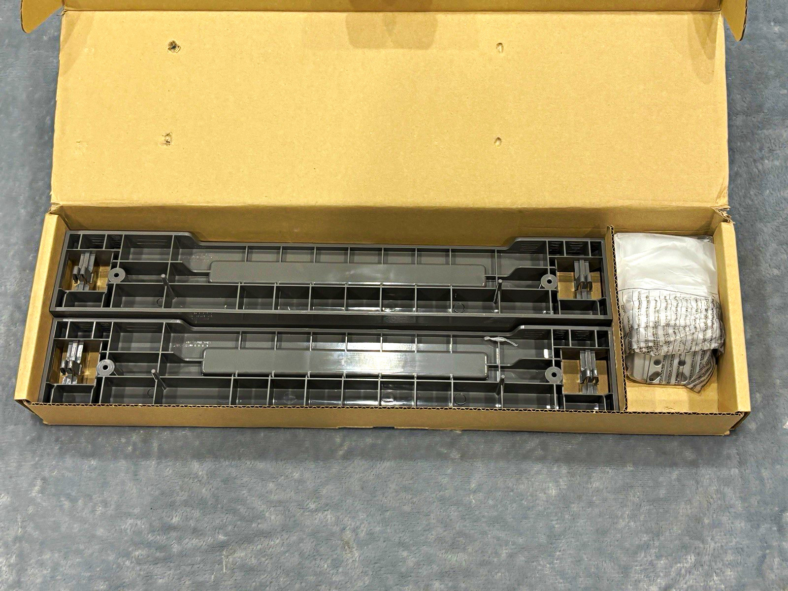 Samsung Washer Dryer Stacking Kit with Hardware New Open Box