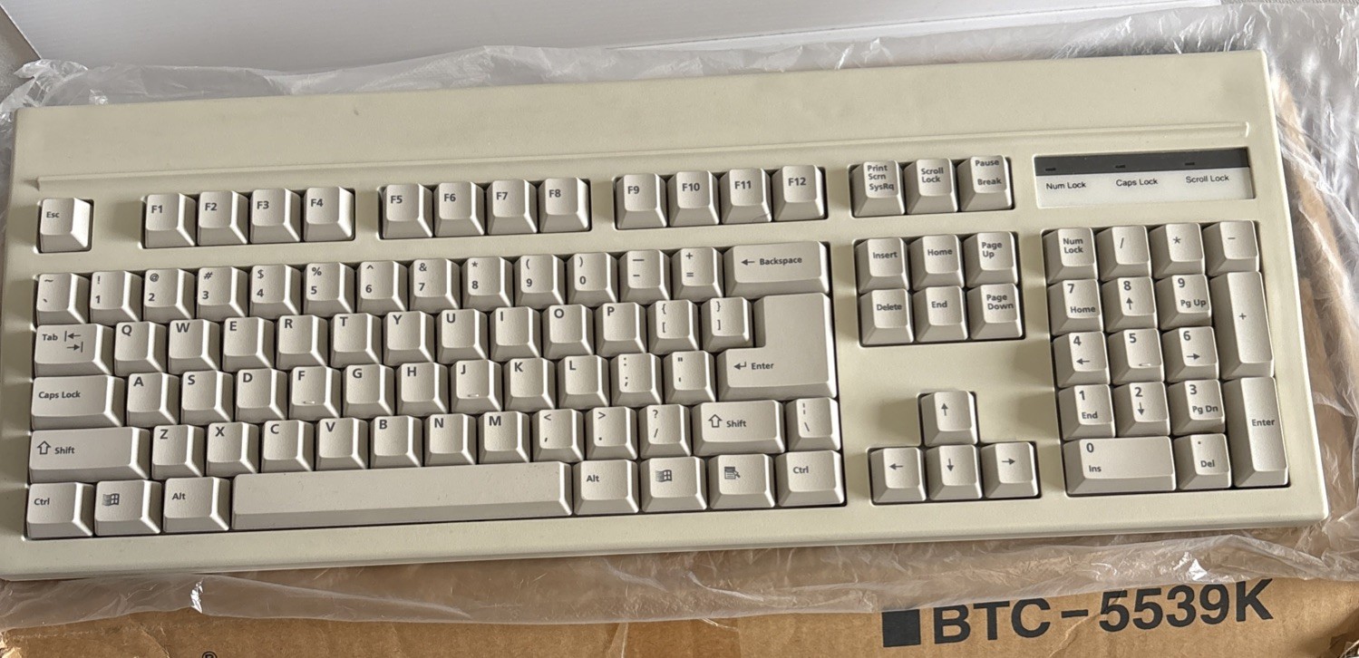 Vintage BTC Desktop Windows 95 Keyboard Model 5639K- New Damaged Box