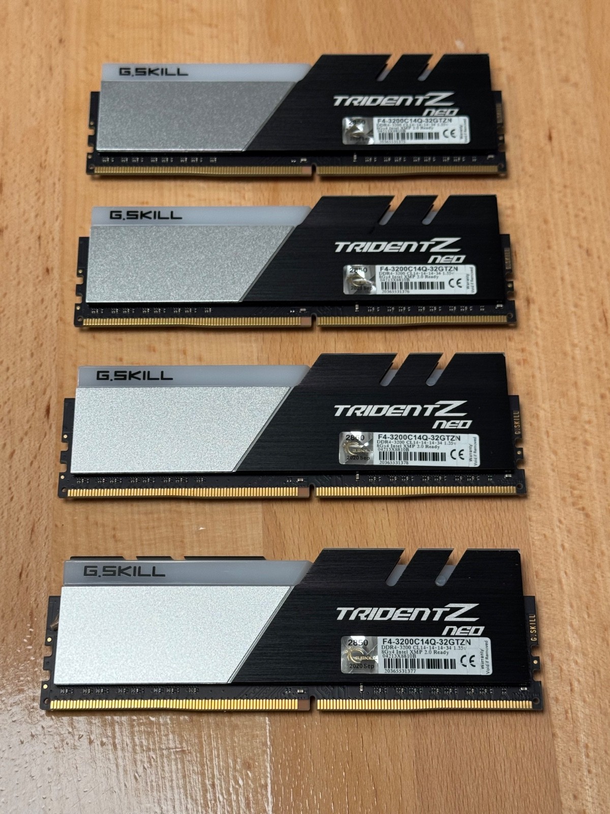 G.SKILL TridentZ neo 32GB (4 x 8GB) DDR4-3200 CL14-14-14-34 F4-3200C14Q-32GTZN