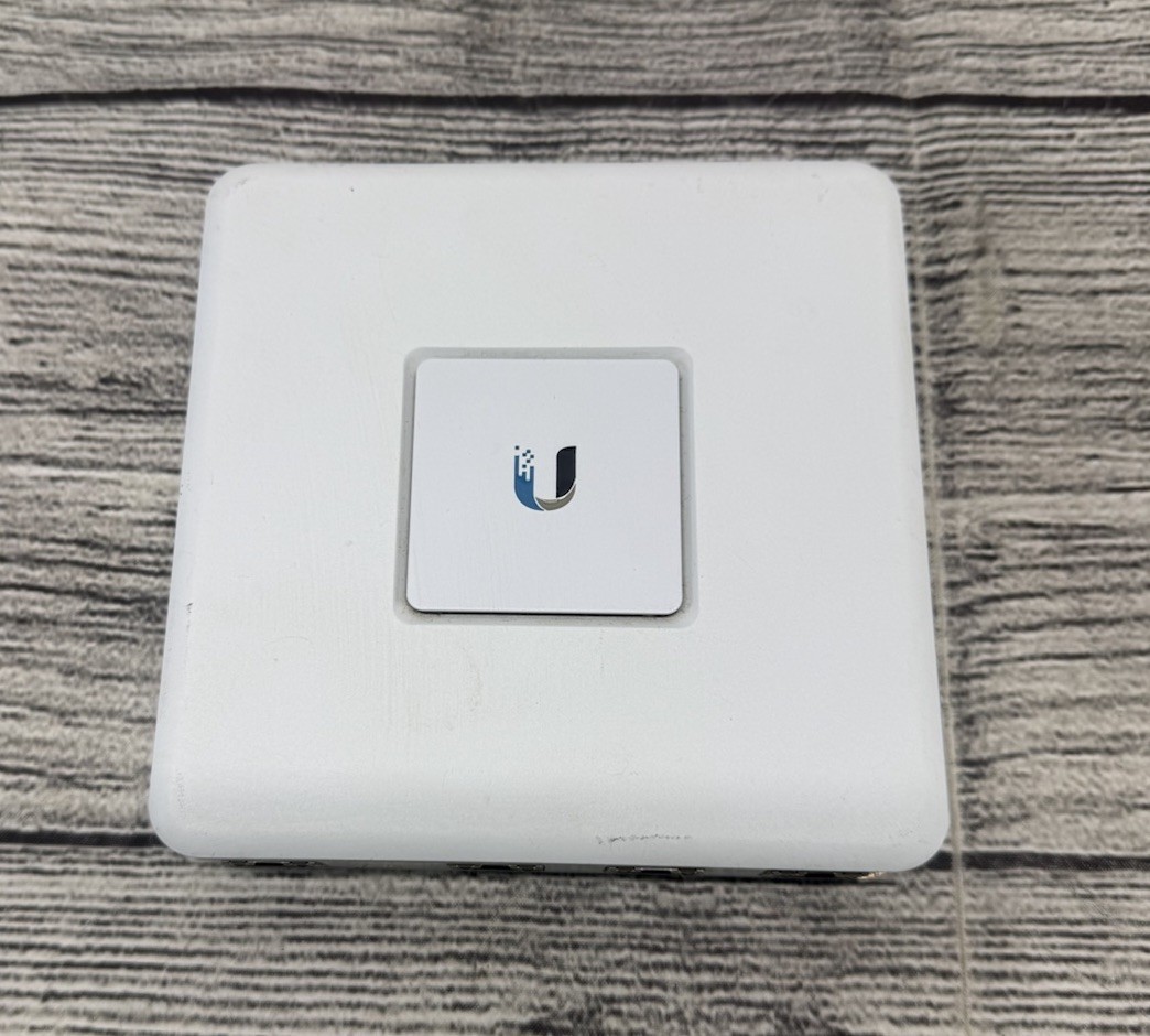 Ubiquiti Networks UniFi Security Gateway No Cord