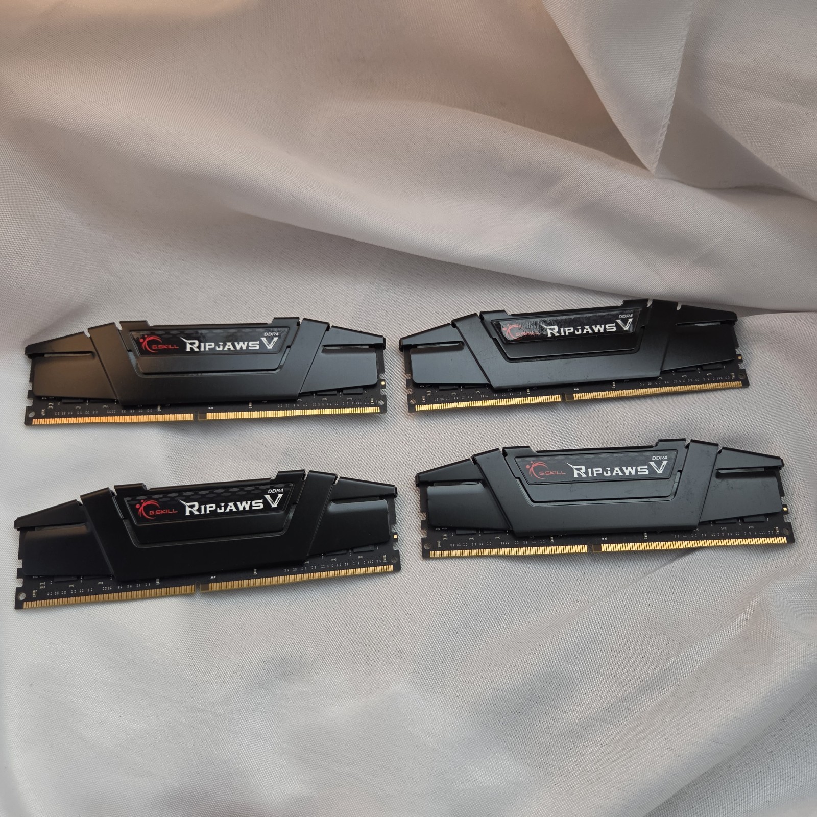 G.SKILL Ripjaws V 64GB (4x16GB) DDR4-3600 CL16 288-Pin Memory RAM