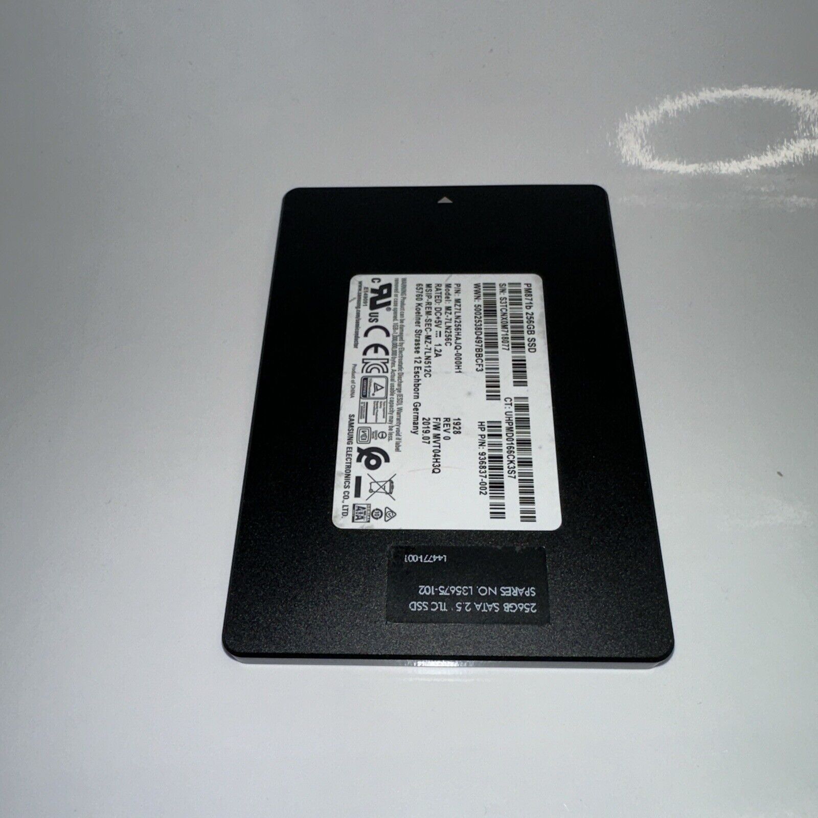 MZ-7LN256C Samsung PM871b Series 256GB TLC SATA 6Gbps 2.5-inch Internal SSD
