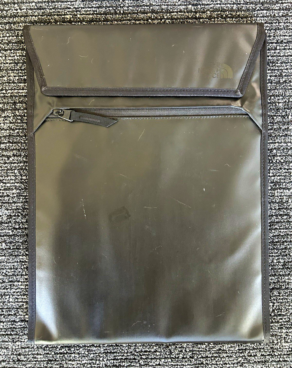 The North Face Black Laptop Sleeve Case Padded Zipper Solid Pattern