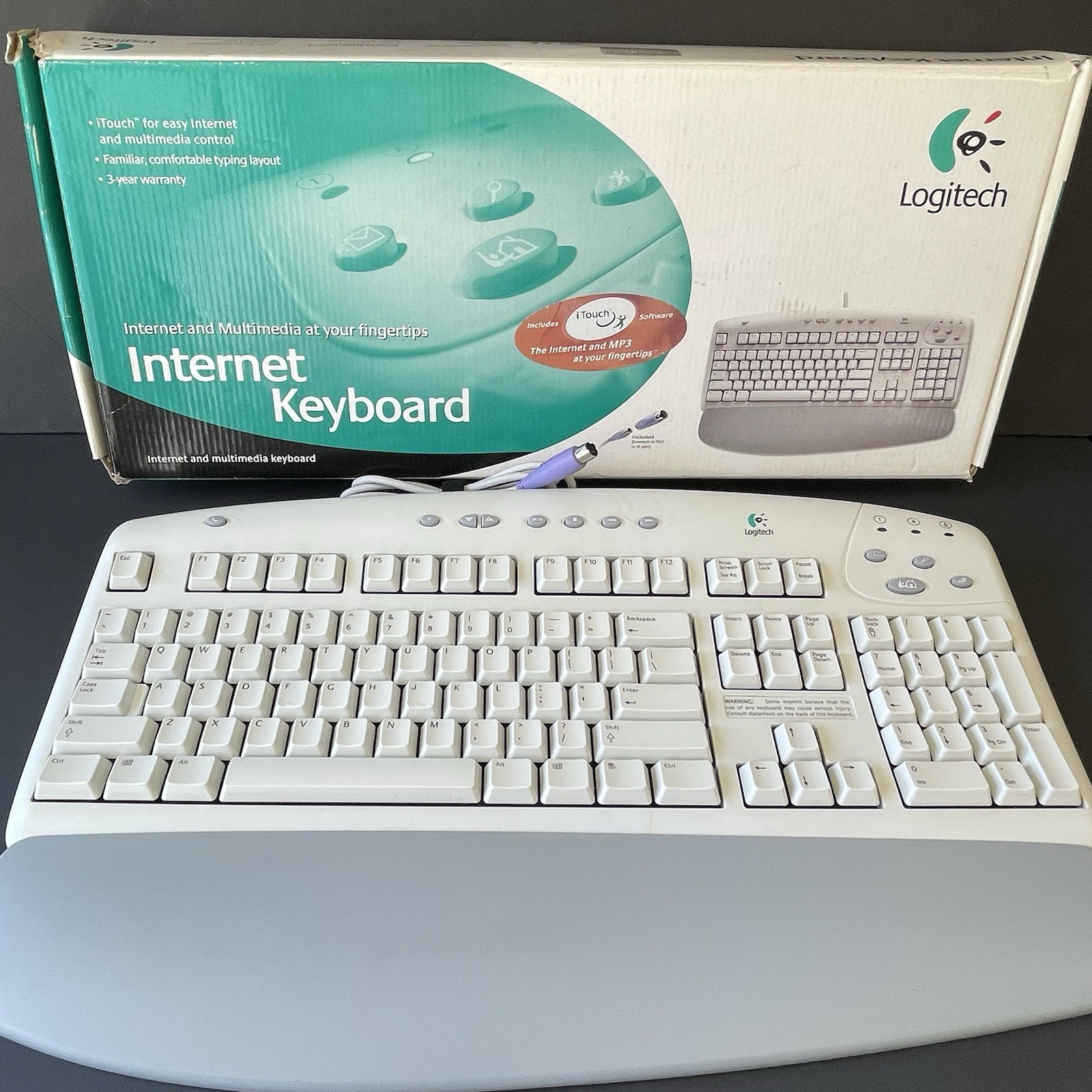 Logitech Internet Multimedia PS/2 Keyboard Model Y-SE8 w/Original Box Palm Rest