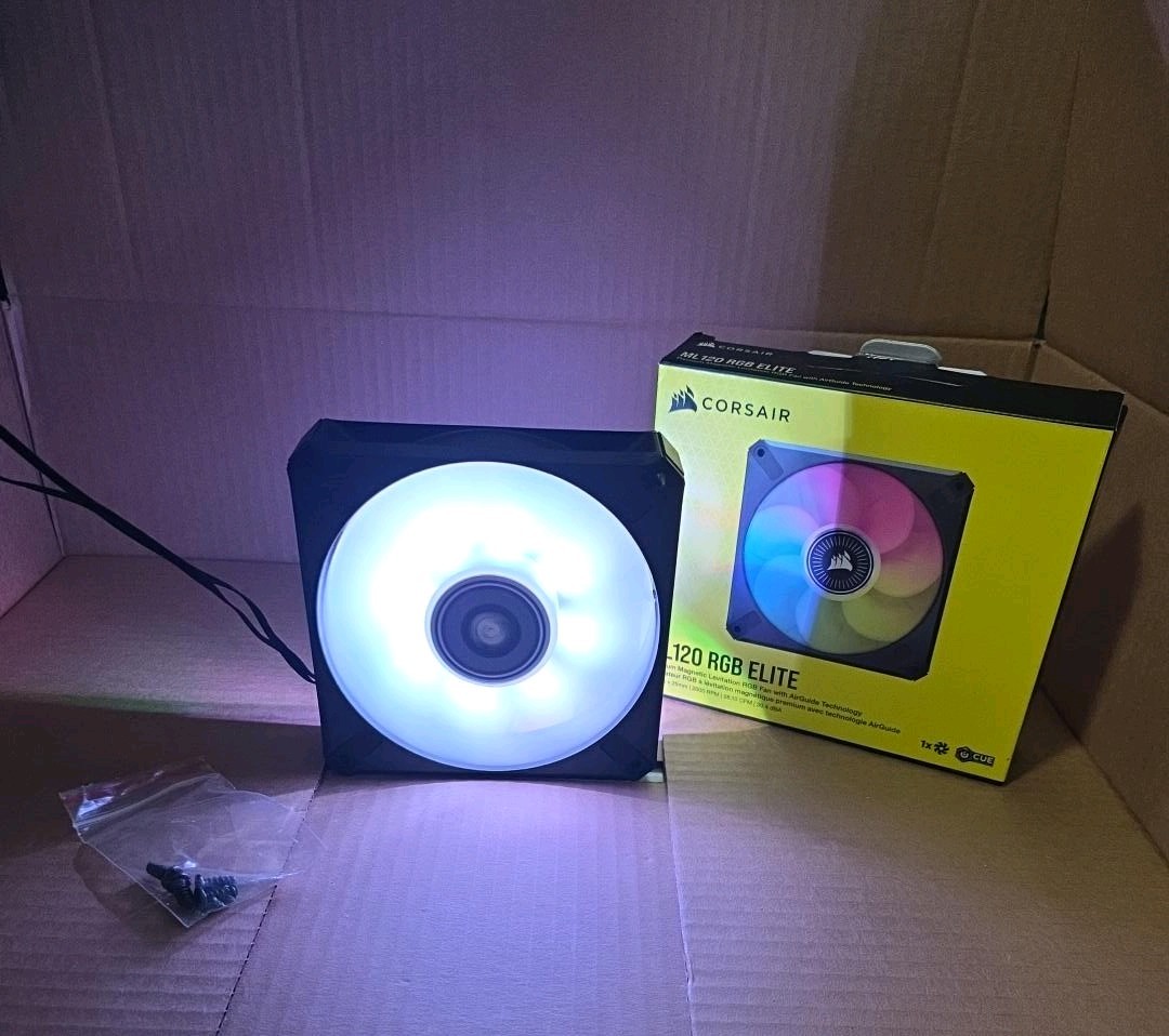 Corsair ML120 RGB ELITE 120mm PWM RGB Fan Magnetic Levitation CO-9050112-WW