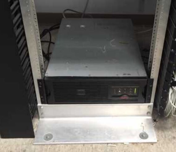 APC Smart-UPS XL 3000VA / 2700W 120V 3U Single Phase UPS (SUA3000RMXL3U)