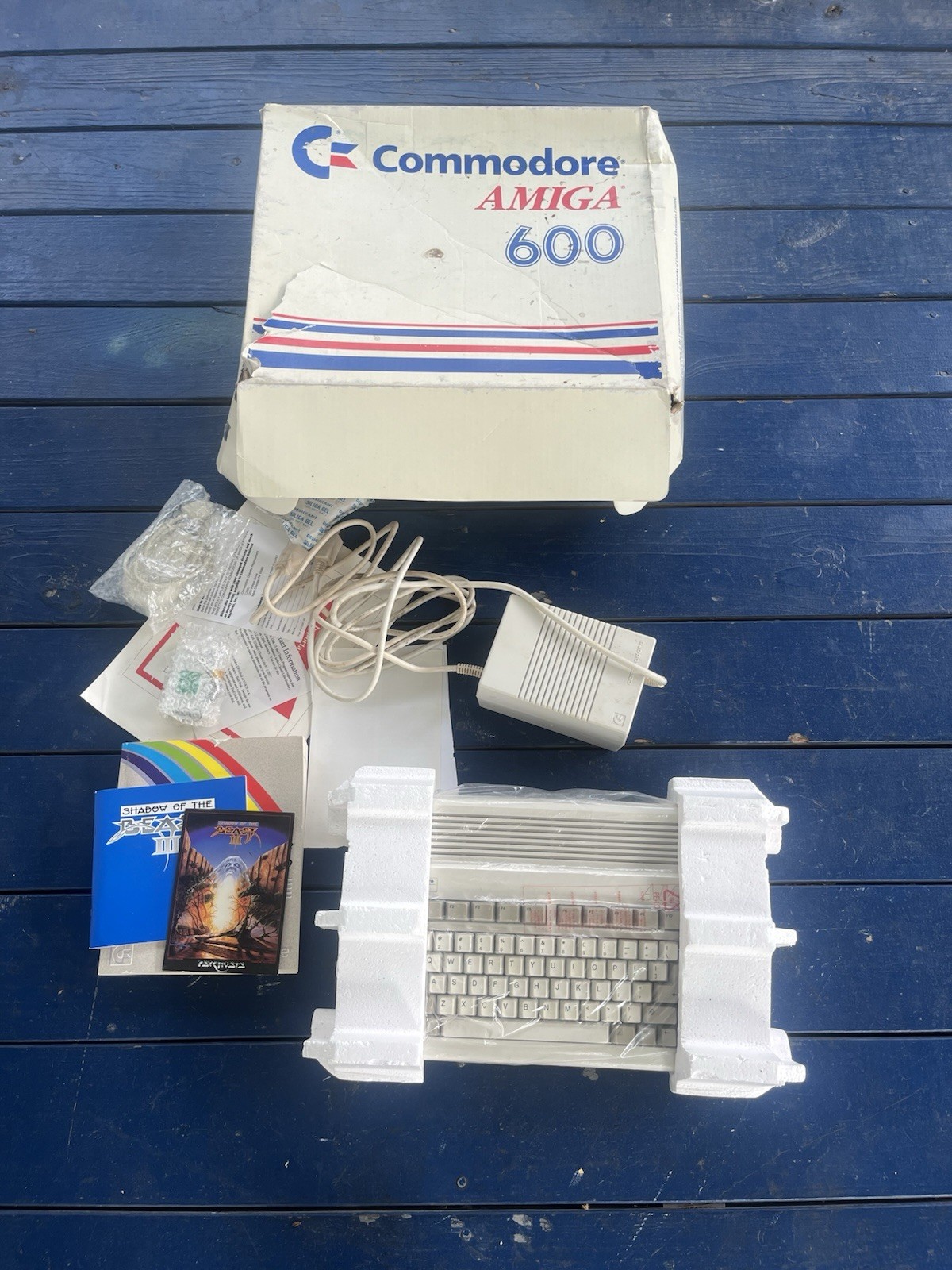 Vintage Rare Commodore Amiga 600 Computer In Box Good Condition W/ Mouse, Extras