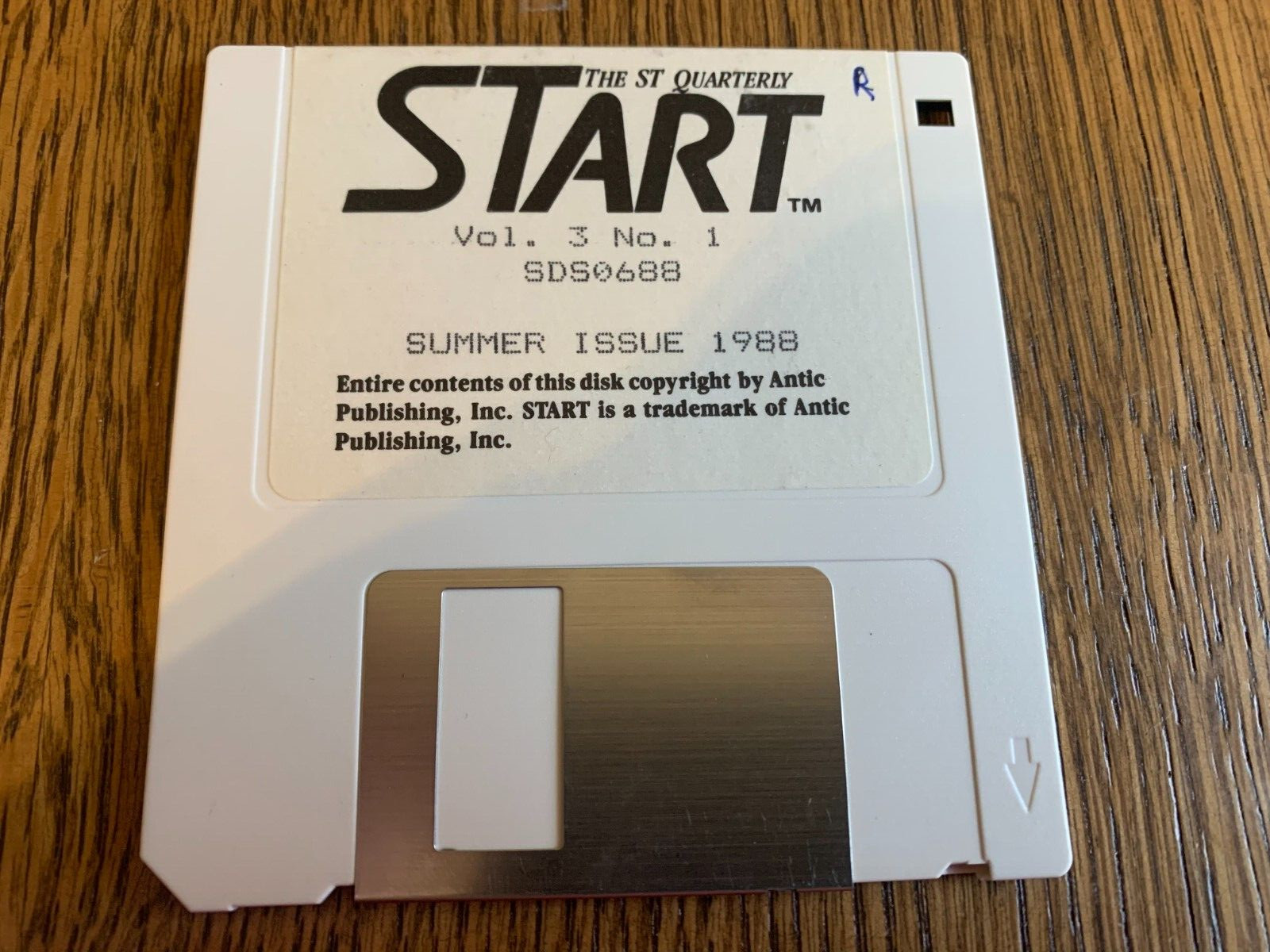ATARI ST START QUARTERLY SUMMER ISSUE 1988 VOL. 3 NO. 1 FLOPPY DISK 3.5 TESTED