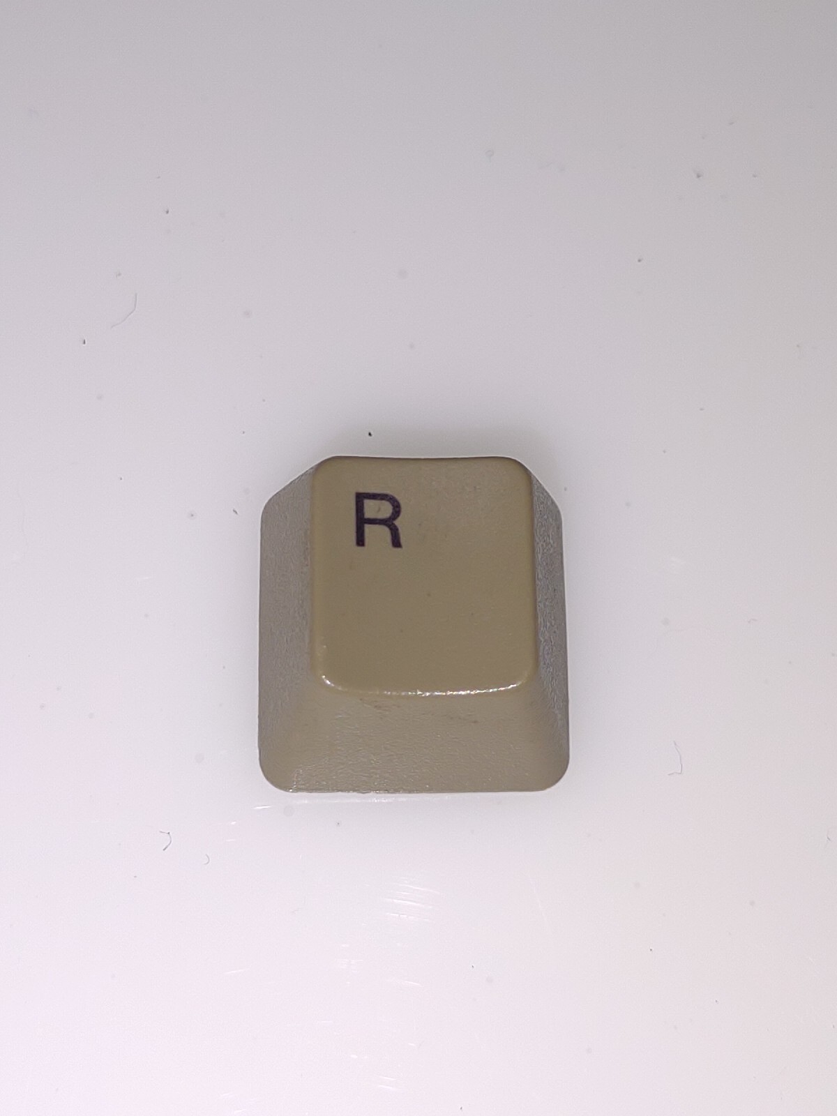Apple iie IIE 2E KEY (R) Black Letters VINTAGE ORIGINAL Replacement Key