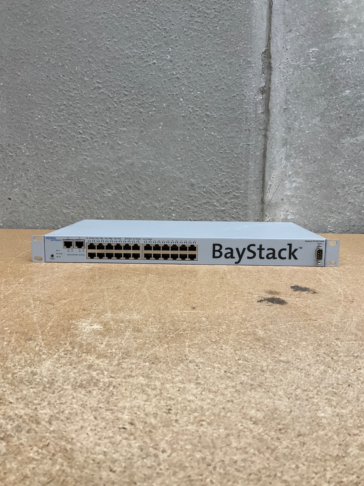 Nortel Networks BayStack 325-24G AL2012A46 24-Ports Ethernet Switch
