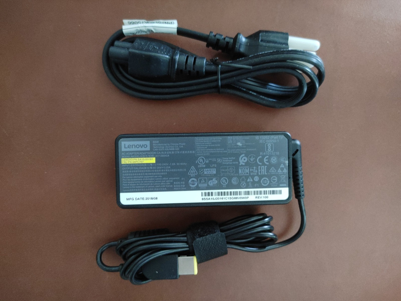 Lenovo SA10J20161 65W AC Adapter