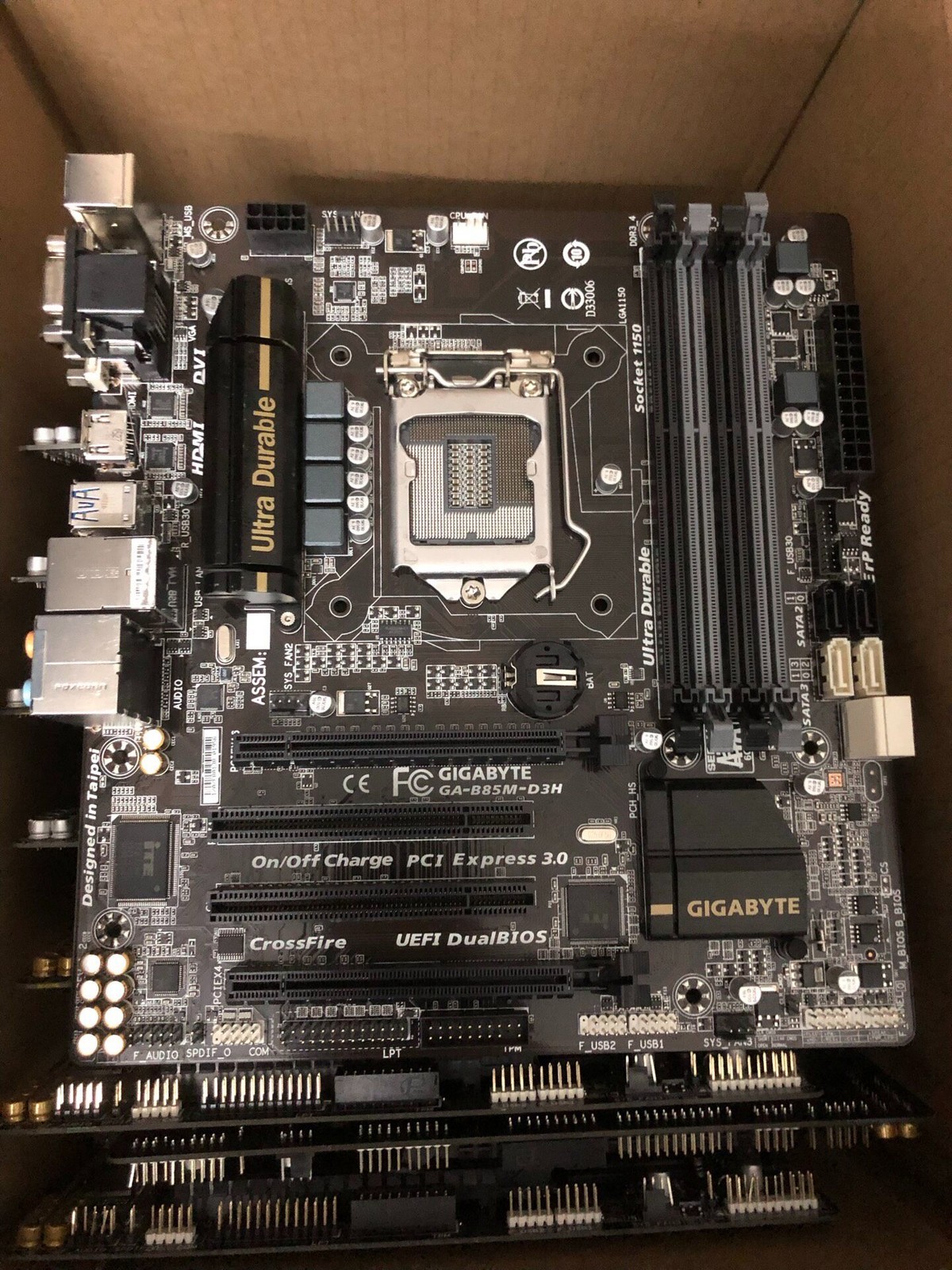 GIGABYTE B85M-D3H Intel B85 LGA1150 DDR3 M-ATX 4×DDR Slots HDMI Motherboard