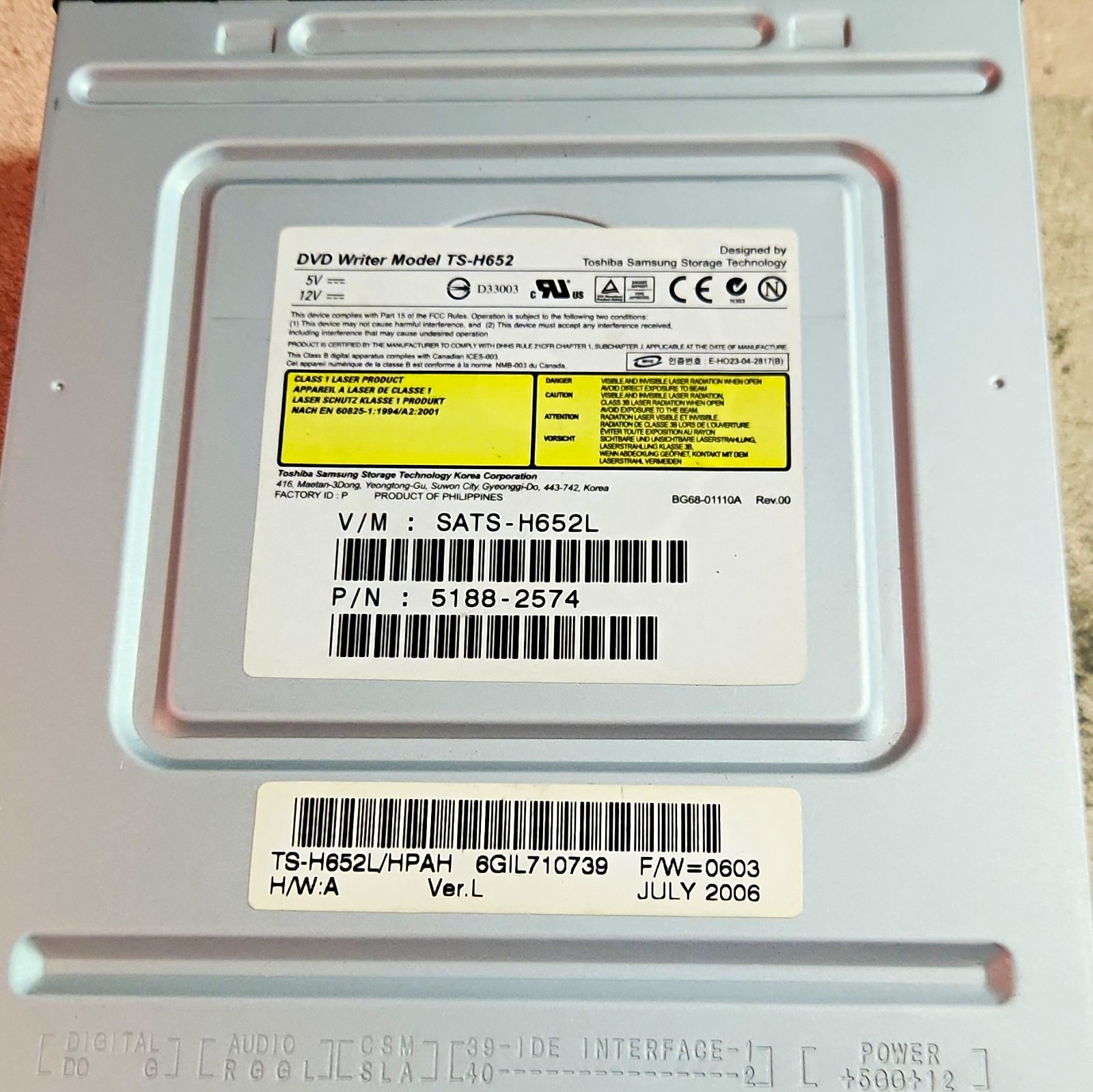 Toshiba Samsung TS-H652 LightScribe IDE Internal 5.25in DVD Writer 16x Black