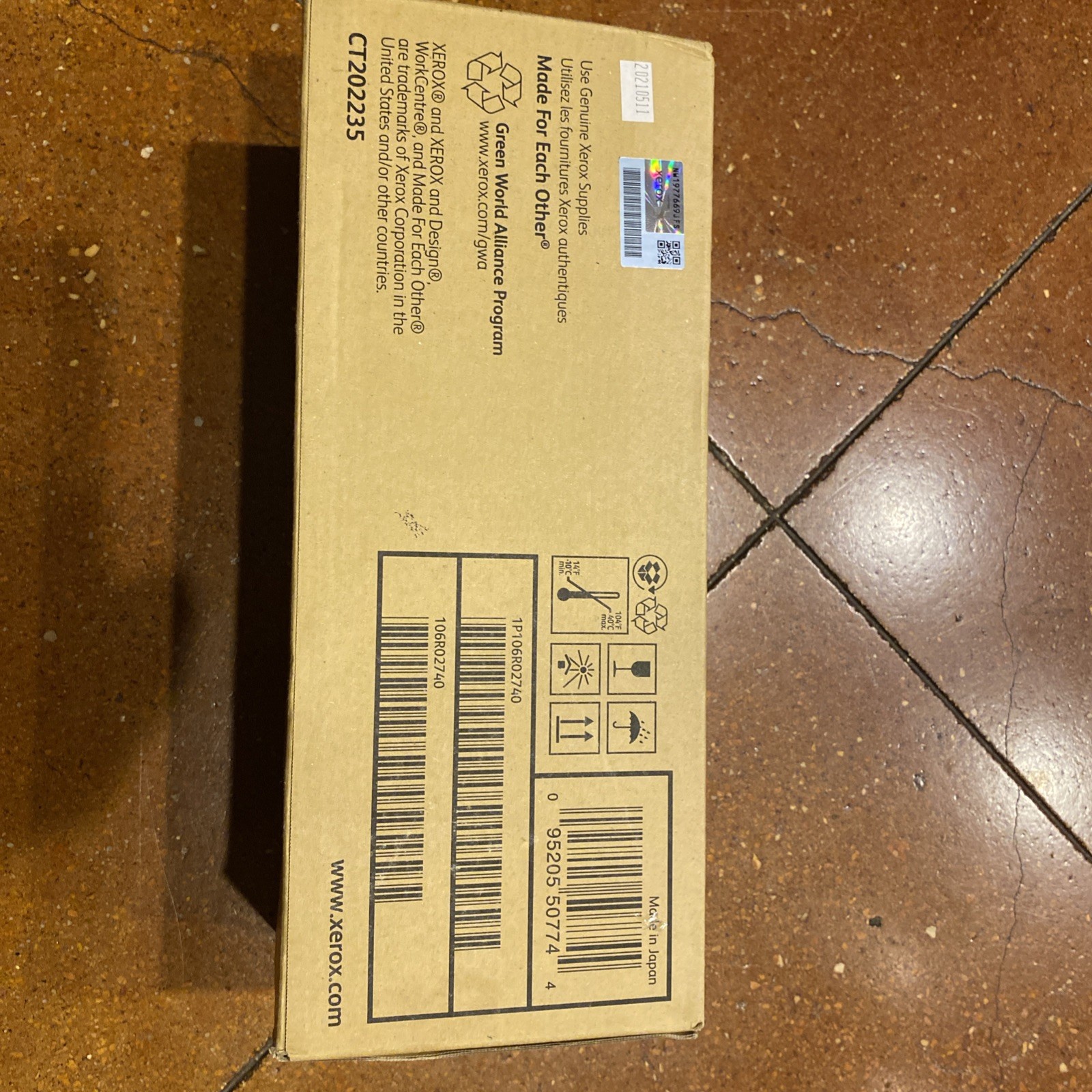 Genuine Xerox 106R02740 Black Toner, Brand New Sealed Box, We Ship Fast