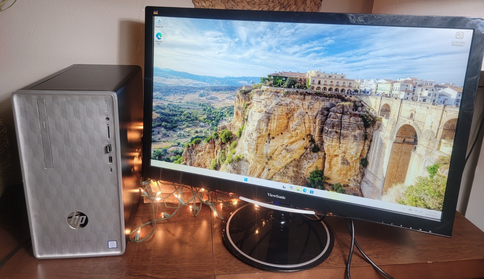 HP pavilion 590 i5-8400 16GB 256SSD 1TB HD Win11 WIFI Radeon 550 2GB Keyb Mouse 