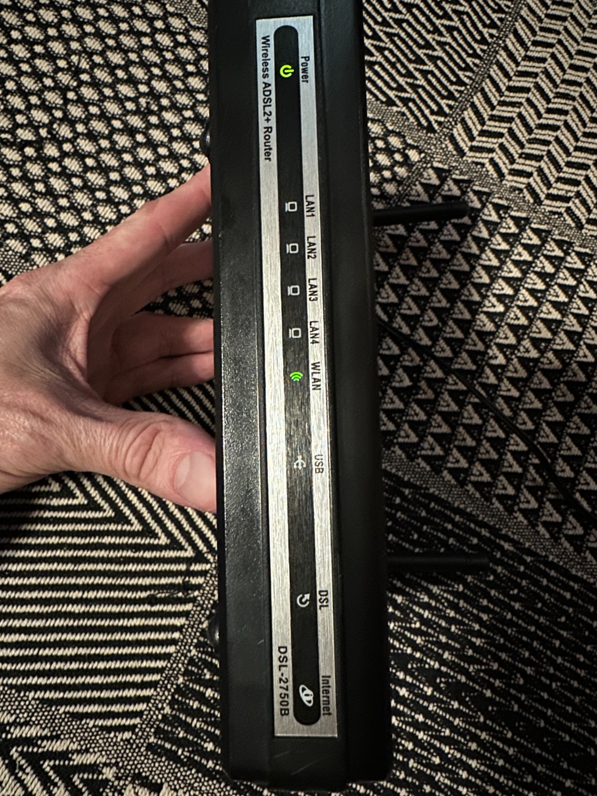 D-Link DSL-2750B 300 Mbps 4-Port Wireless N Router/No charger/test work/verizon