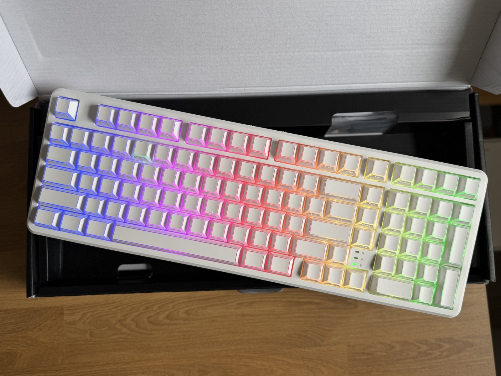 XVX M98 Wireless Mechanical Keyboard - White Prism
