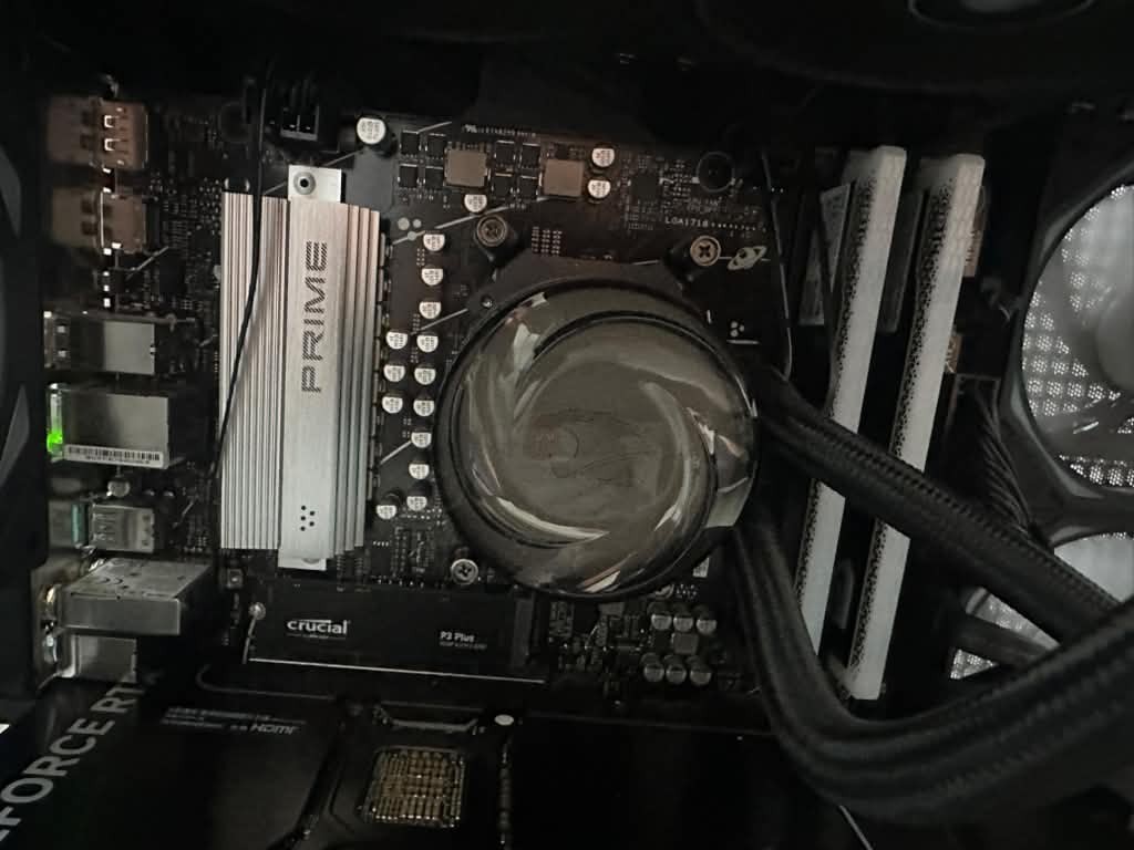 Gaming PC RTX 5070 AMD Ryzen 7 7800x3d 32GB RAM 1TB NVME
