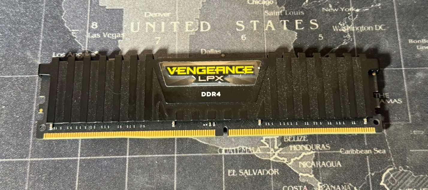 Corsair Vengeance LPX 16GB DDR4 RAM 3000MHz CMK32GX4M2B3000C15