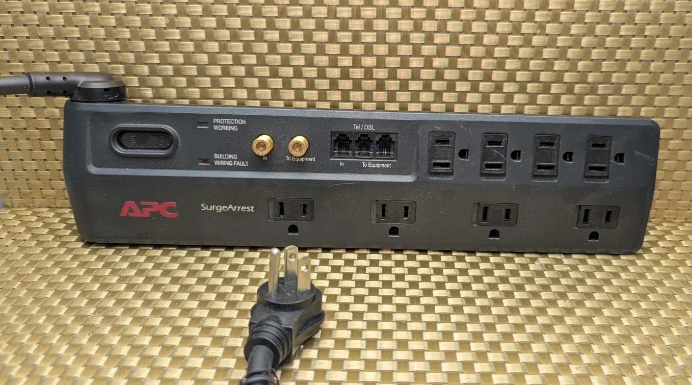 APC P8VT3 Surge-Arrest with 8-Outlet, Telephone Splitter & Coaxial.