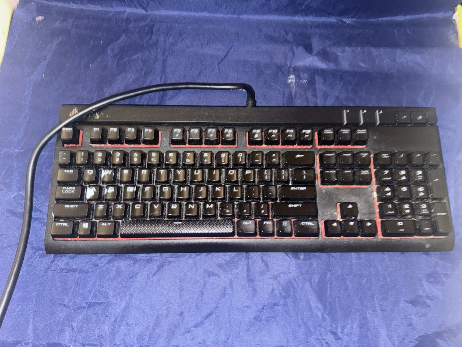 Corsair Strafe RGB Mechanical Gaming Keyboard RGP0017 RED SWITCHES