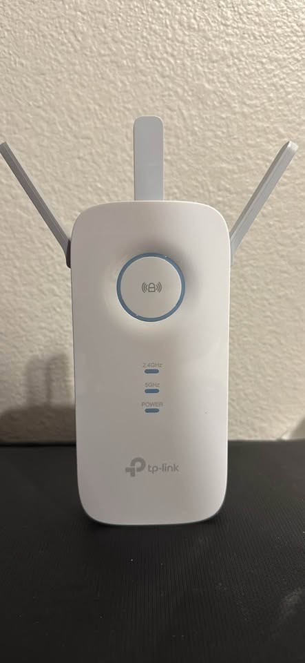 TP-Link AC1900 Extender RE550 1900Mbps Wireless Router