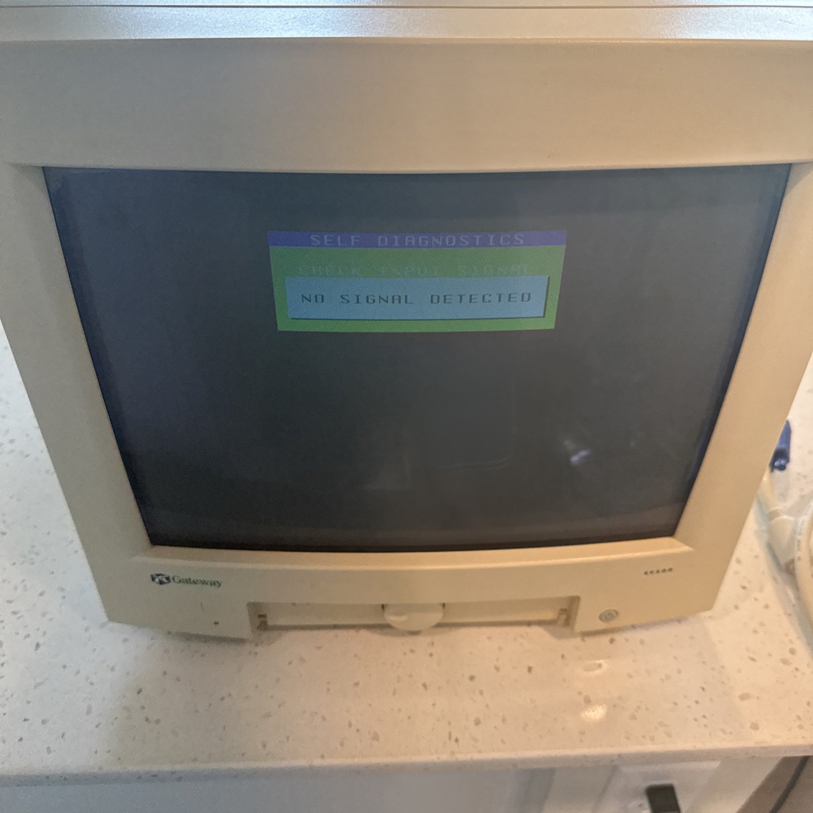 Gateway 14” CRT Computer Monitor EV500-069EV Tested
