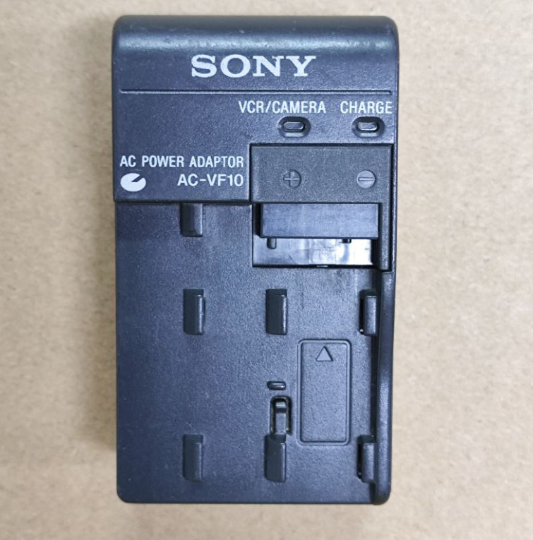 Sony AC-VF10 Ac Power Adaptor 91-56935 DC 4.2V 1.8A(VTR) DC 4.2V 1.5A (Charge)