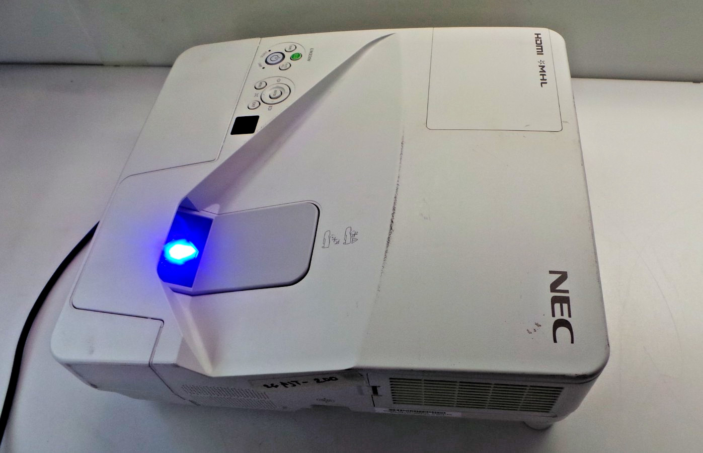 NEC NP-UM351W 3LCD Projector 3500 ANSI Lumens [Lamp Hrs: 1519H] No Remote