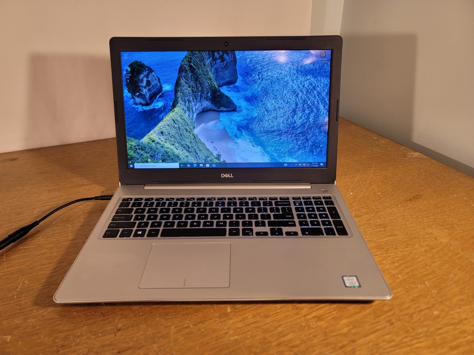 Dell Inspiron 15 5570 15.6" i5-8250U 12GB Ram 256GB SSD Win 10 Touch Screen