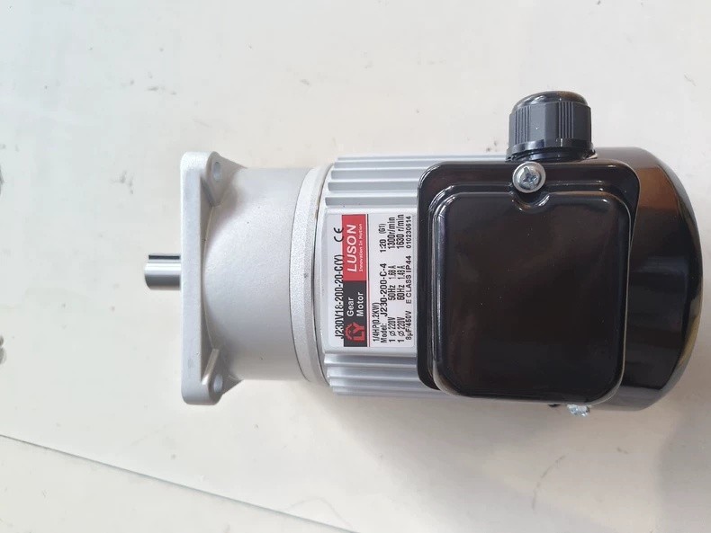 Duty-free 1PCS NEW J220V16-200-15-C motor FedEx or DHL